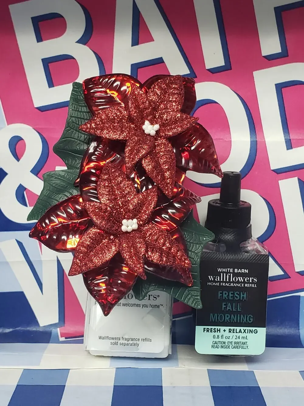 BBW Glittery Christmas Poinsettia Flower Fragrance Wallflower Plug In w. Refill